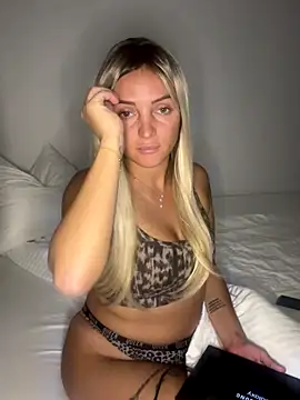 madiiy online show from September 28, 2025, 8:14 pm