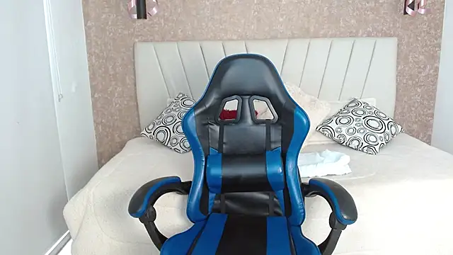 Charlotte greyx online show from November 10, 2025, 5:56 pm