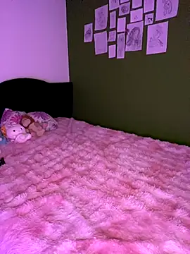 Valen-Foxx online show from October 8, 2025, 6:22 am