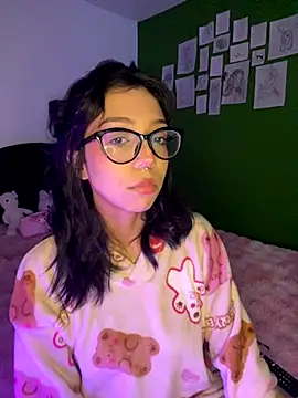 Valen-Foxx online show from October 18, 2025, 5:32 am