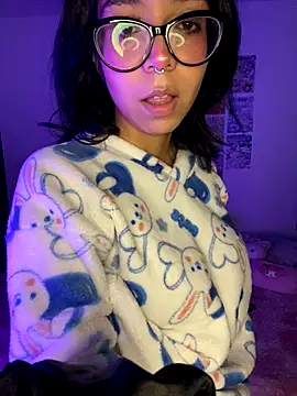 Valen-Foxx online show from November 5, 2025, 5:51 am