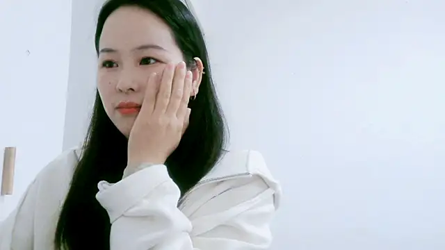 Snapshot of HY-21 chatting on October 29, 2025, 2:47 am HY-21 online show from October 29, 2025, 2:47 am