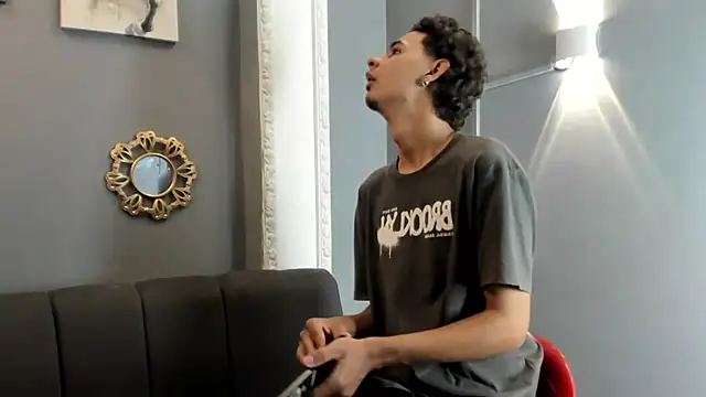 Snapshot of kenix_777 chatting on October 21, 2025, 7:36 pm kenix 777 online show from October 21, 2025, 7:36 pm