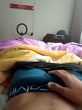 Snapshot of Casfell chatting on November 4, 2025, 9:58 pm Casfell online show from November 4, 2025, 9:58 pm