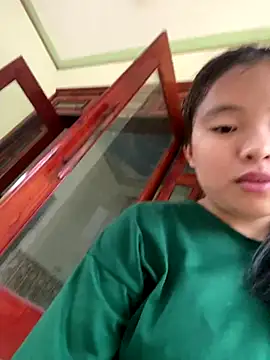 Snapshot of viluna chatting on October 3, 2025, 12:29 am viluna online show from October 3, 2025, 12:29 am