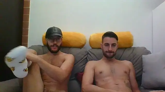 Amicisegreti online show from October 18, 2025, 4:59 am