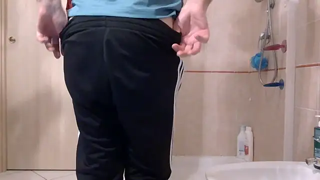 Amicisegreti online show from March 13, 2026, 8:48 pm