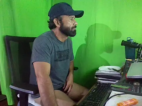 pipeFRIAS online show from August 3, 2026, 6:00 pm