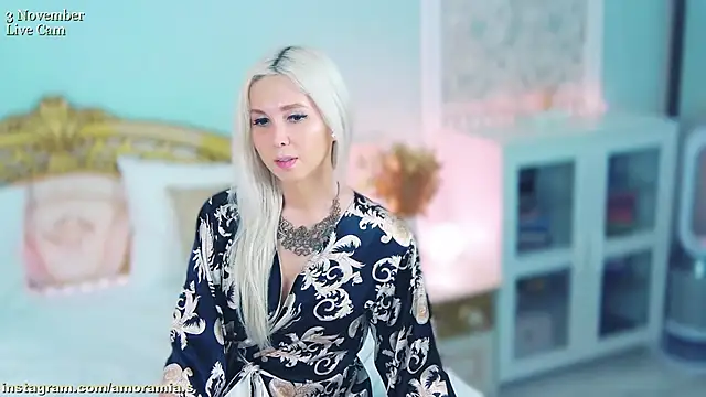 Snapshot of Amoramias chatting on November 3, 2025, 7:37 pm Amoramias online show from November 3, 2025, 7:37 pm