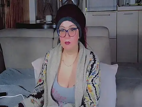 sola1213 online show from February 15, 2026, 5:04 am