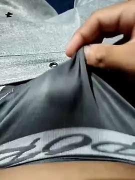 Snapshot of Aaia93 chatting on November 1, 2025, 4:47 am Aaia93 online show from November 1, 2025, 4:47 am