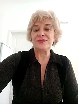 52MiaLove02 online show from October 2, 2025, 5:03 am