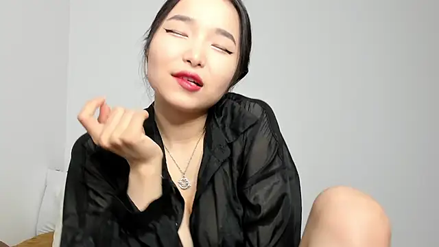 Soyun Mia online show from February 23, 2026, 1:41 pm