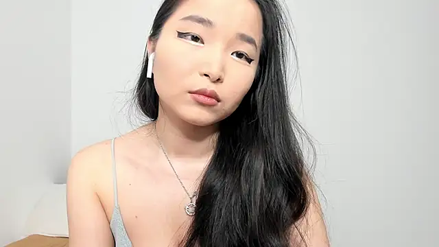 Soyun Mia online show from May 15, 2026, 1:18 pm