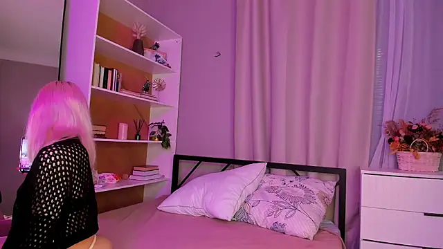 ErinBissonnette online show from March 28, 2026, 7:02 pm