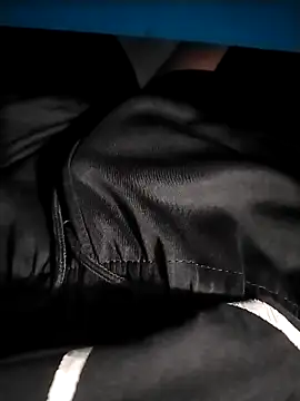 Snapshot of Thanhk77777 chatting on November 8, 2025, 11:32 am Thanhk77777 online show from November 8, 2025, 11:32 am