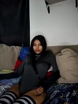 Snapshot of Sum1sDahtr chatting on October 4, 2025, 6:06 pm Sum1sDahtr online show from October 4, 2025, 6:06 pm