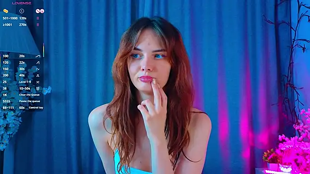 Snapshot of LisaDrake chatting on October 6, 2025, 7:33 pm LisaDrake online show from October 6, 2025, 7:33 pm