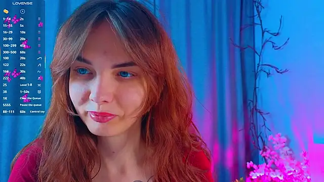 Snapshot of LisaDrake chatting on October 7, 2025, 7:55 pm LisaDrake online show from October 7, 2025, 7:55 pm