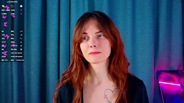 Snapshot of LisaDrake chatting on October 19, 2025, 7:47 pm LisaDrake online show from October 19, 2025, 7:47 pm