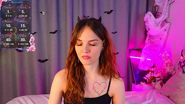 Snapshot of LisaDrake chatting on October 26, 2025, 7:42 pm LisaDrake online show from October 26, 2025, 7:42 pm