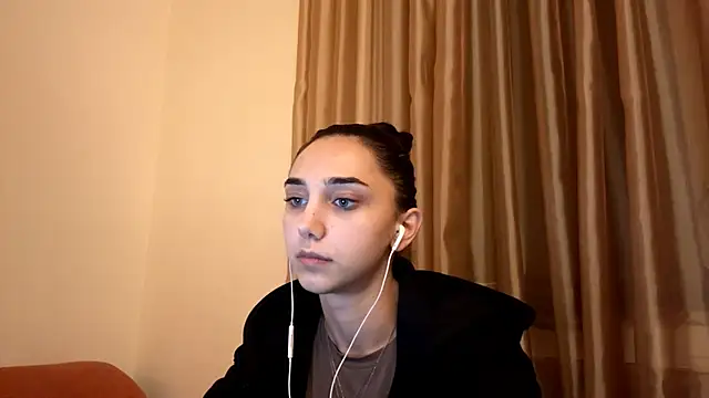 LinaMour online show from October 6, 2025, 10:07 pm