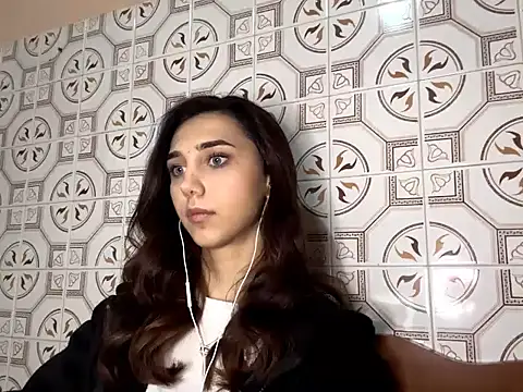 LinaMour online show from November 9, 2025, 10:19 pm