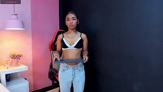 SkylerBloomm online show from October 13, 2025, 2:22 am