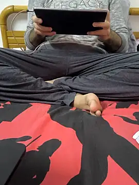 yazinyazin1 online show from November 18, 2025, 7:40 pm