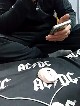 yazinyazin1 online show from December 20, 2025, 6:26 pm