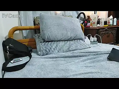 yazinyazin1 online show from January 7, 2026, 10:51 am