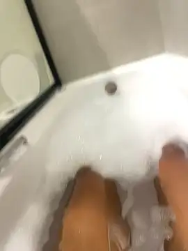 fitsexyman online show from April 7, 2026, 9:04 pm