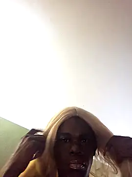 Snapshot of Cocoaversace302 chatting on October 21, 2025, 9:26 pm Cocoaversace302 online show from October 21, 2025, 9:26 pm