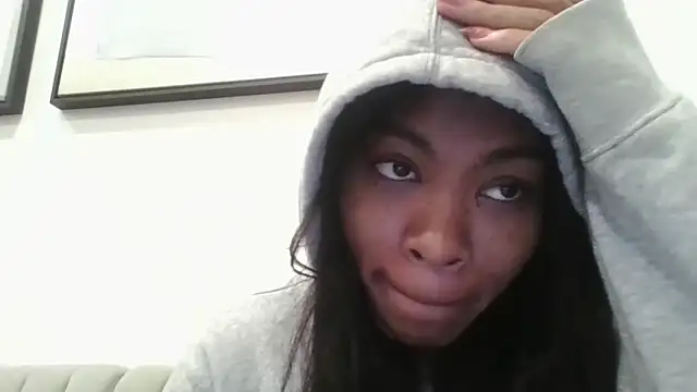 Idonotcherishu online show from October 18, 2025, 1:08 am