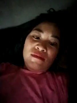 tuyetnhi-00 online show from October 7, 2025, 1:14 am