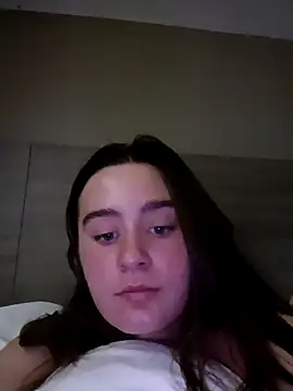 freakylittlebitch69 online show from October 6, 2025, 9:01 pm