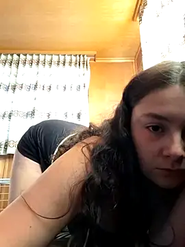 YoungLiisaxx online show from November 6, 2025, 2:51 pm