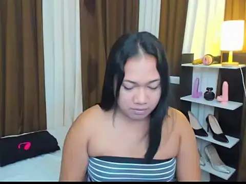 TsUncutKaren online show from October 3, 2025, 5:37 am