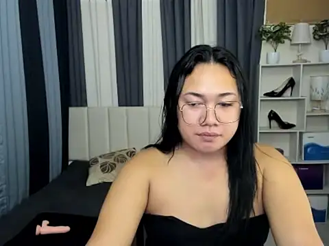 TsUncutKaren online show from February 13, 2026, 6:09 am