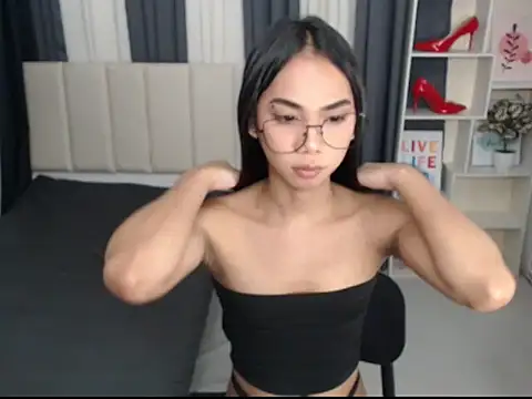 PetiteAsianYuki online show from October 22, 2025, 5:30 am