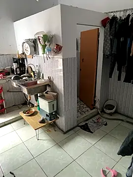 Snapshot of Tiffany-yy chatting on October 14, 2025, 5:19 am Tiffany-yy online show from October 14, 2025, 5:19 am