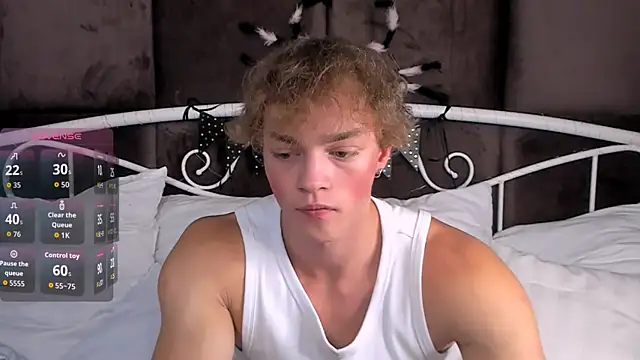 ChaseMuscular online show from October 25, 2025, 3:51 pm