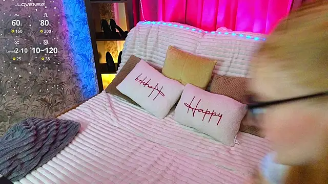 JuliaPowers  online show from September 29, 2025, 4:06 am