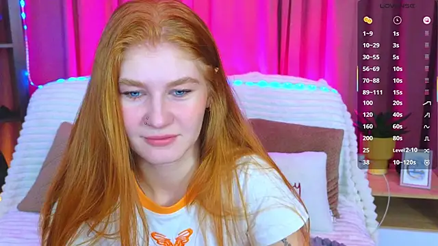 JuliaPowers  online show from October 18, 2025, 4:04 am