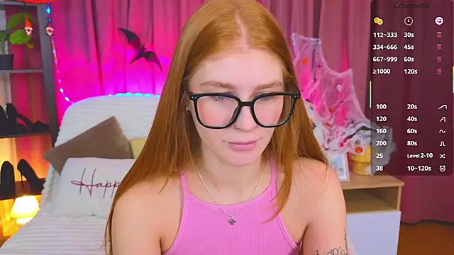 JuliaPowers  online show from October 28, 2025, 5:11 am