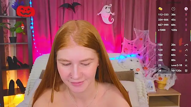 JuliaPowers  online show from October 30, 2025, 5:09 am