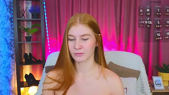 JuliaPowers  online show from November 6, 2025, 5:08 am