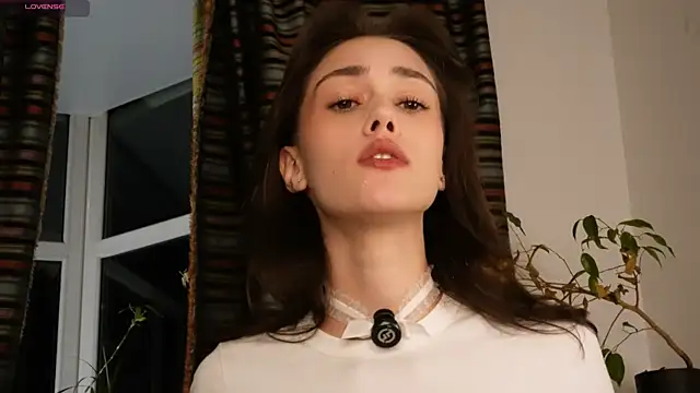 ttragedienne online show from October 27, 2025, 1:37 pm