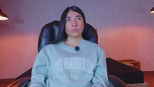 Aurora jones11 online show from November 11, 2025, 3:39 am