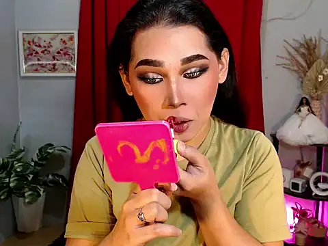 Kiethmadison Miller online show from November 10, 2025, 6:45 am